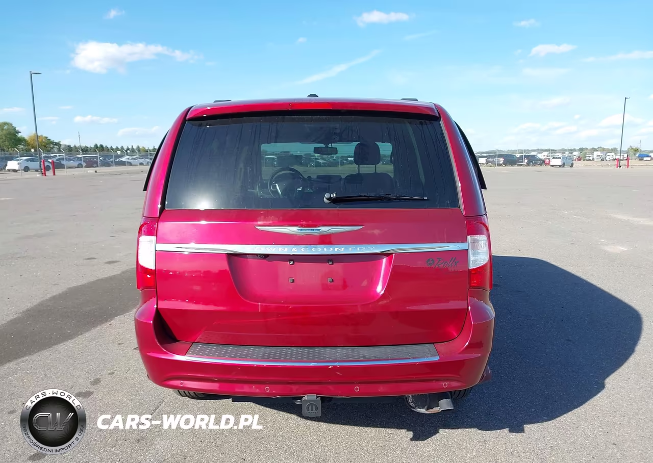2015 Chrysler Town & Country Touring-L VIN:2C4RC1CG9FR583082 - 17