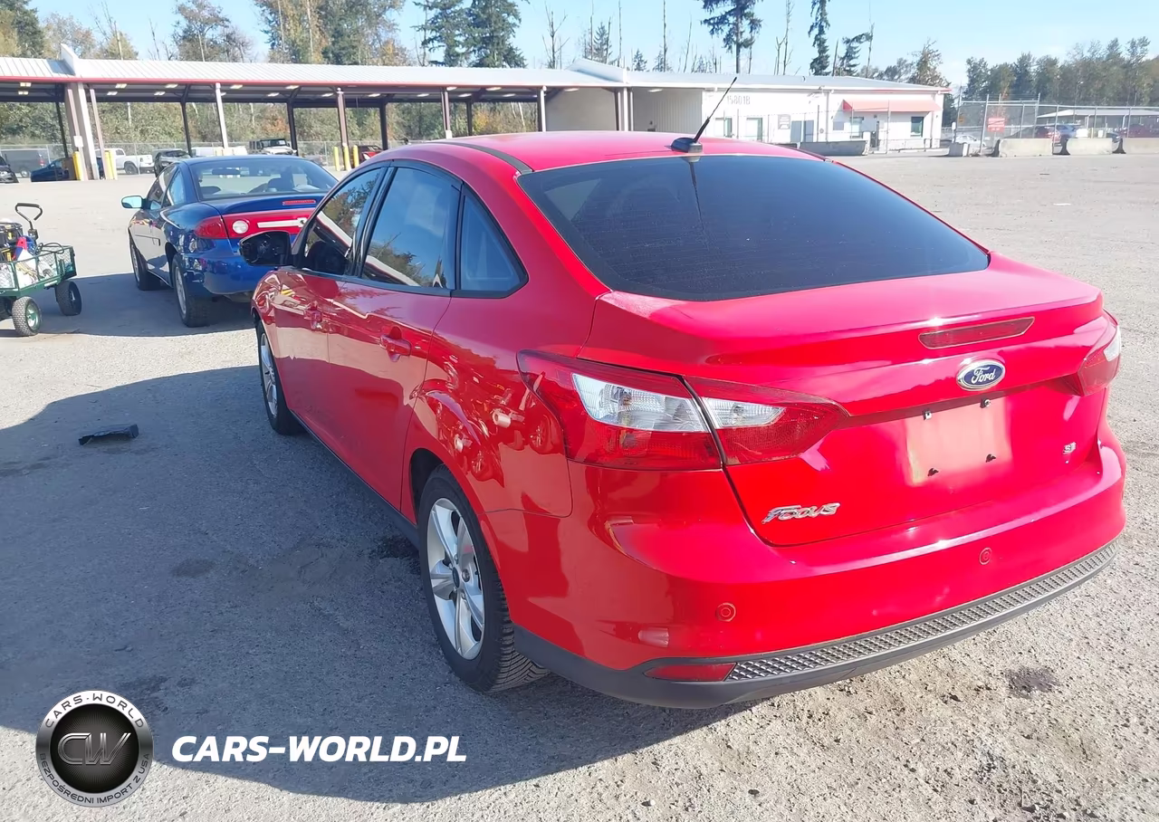 2014 Ford Focus Se VIN:1FADP3F24EL238369 - 3