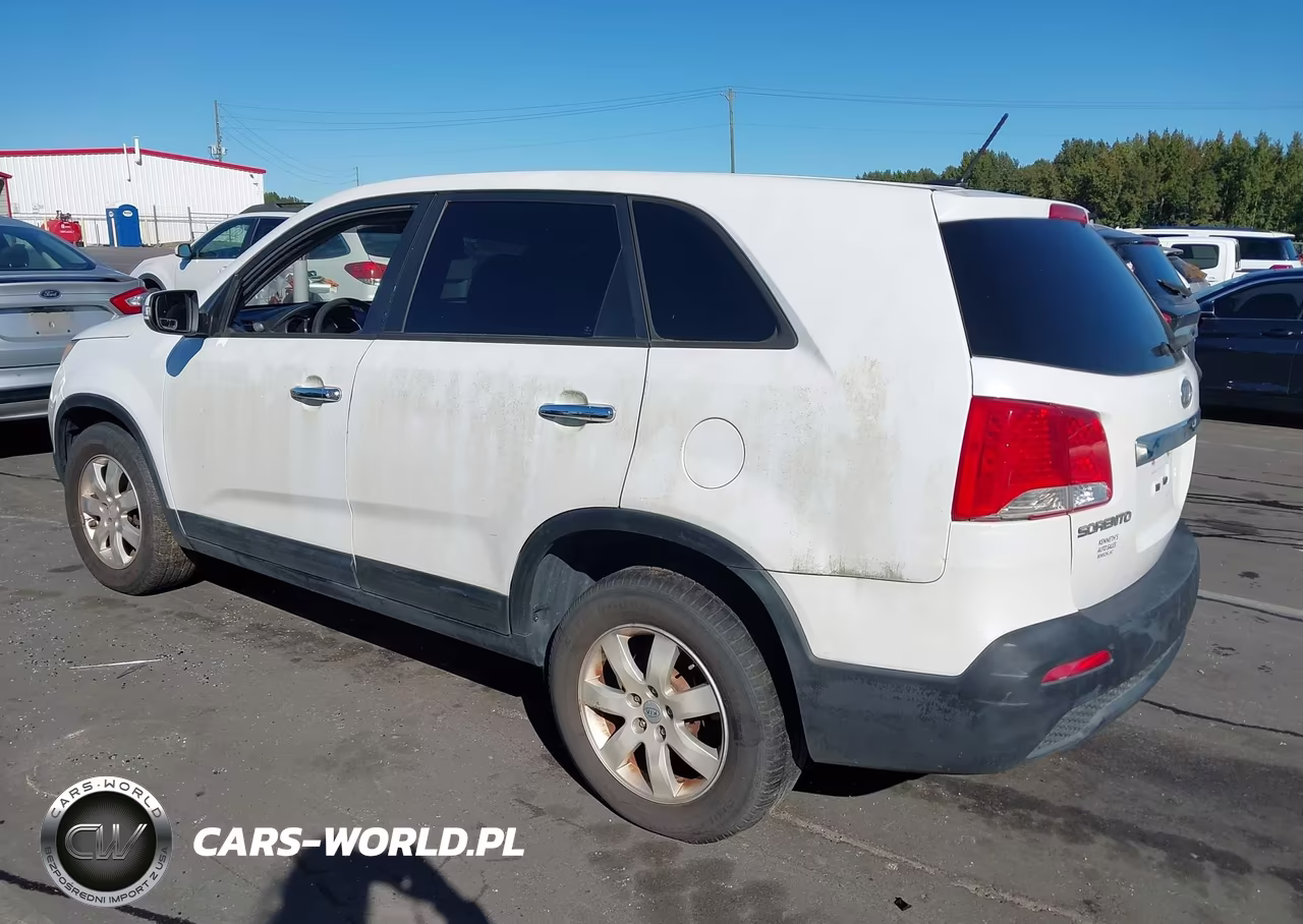 2011 Kia Sorento Lx VIN:5XYKT3A15BG184325 - 3
