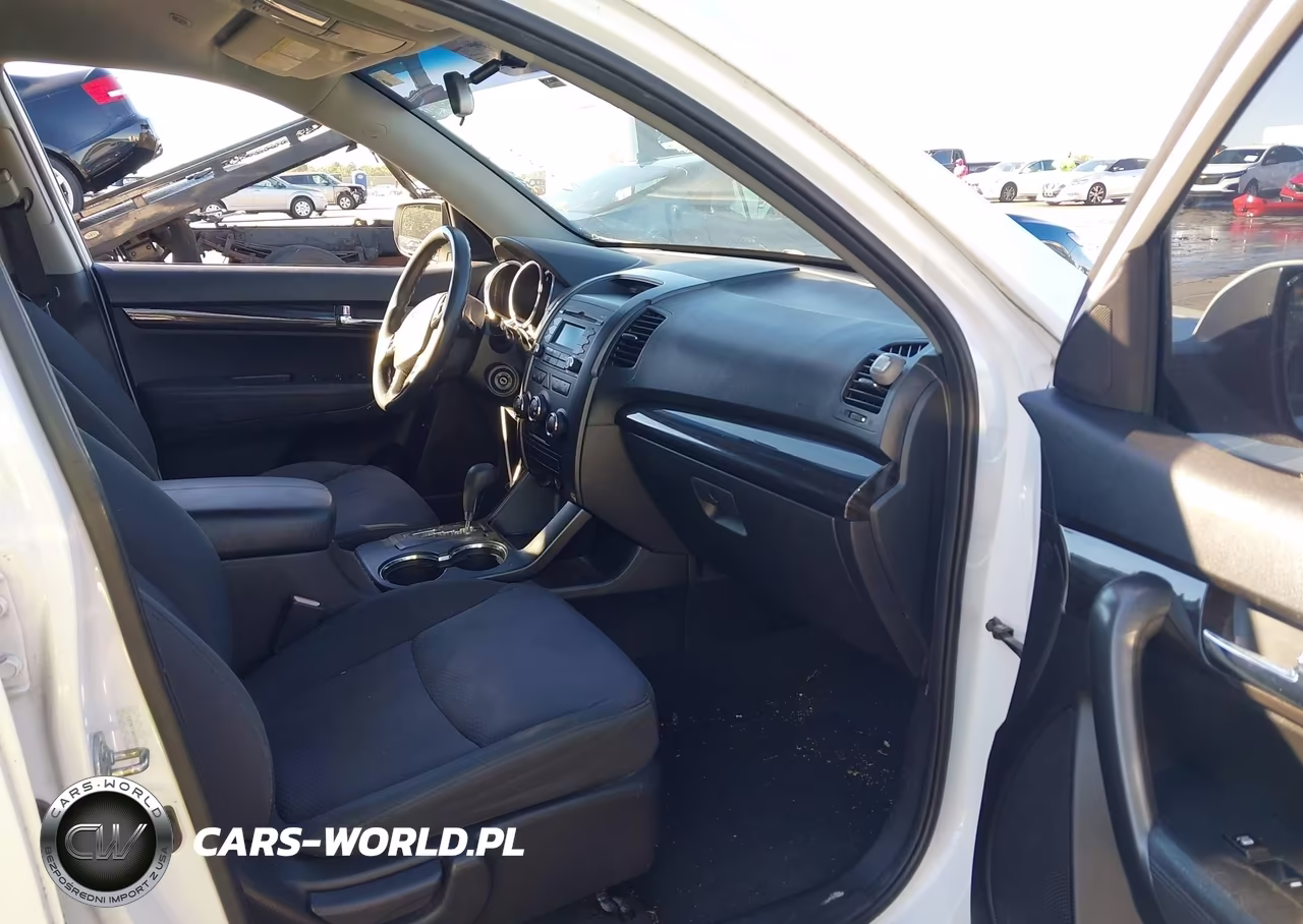 2011 Kia Sorento Lx VIN:5XYKT3A15BG184325 - 5