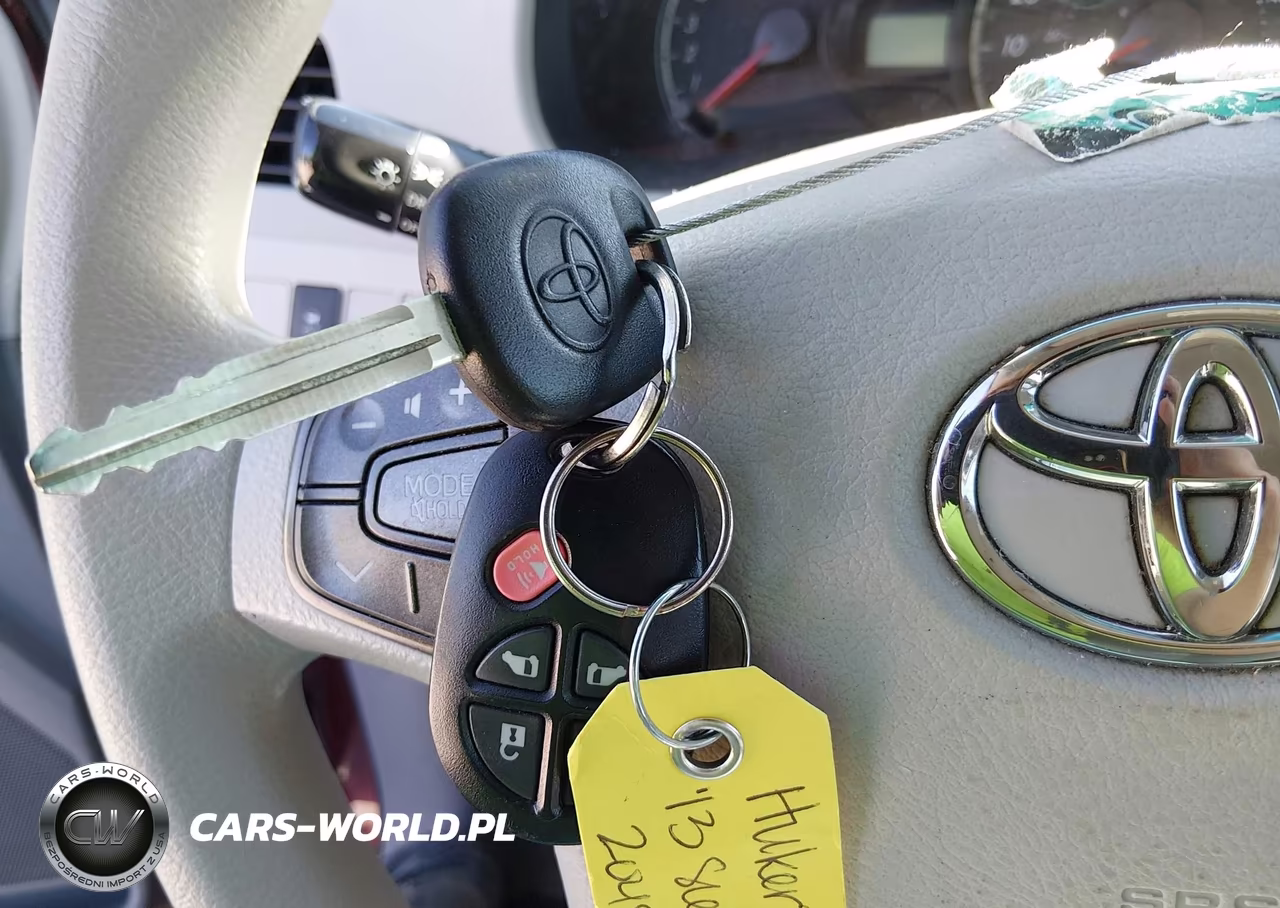 2013 Toyota Sienna Le 7 Passenger VIN:5TDJK3DC6DS052630 - 11