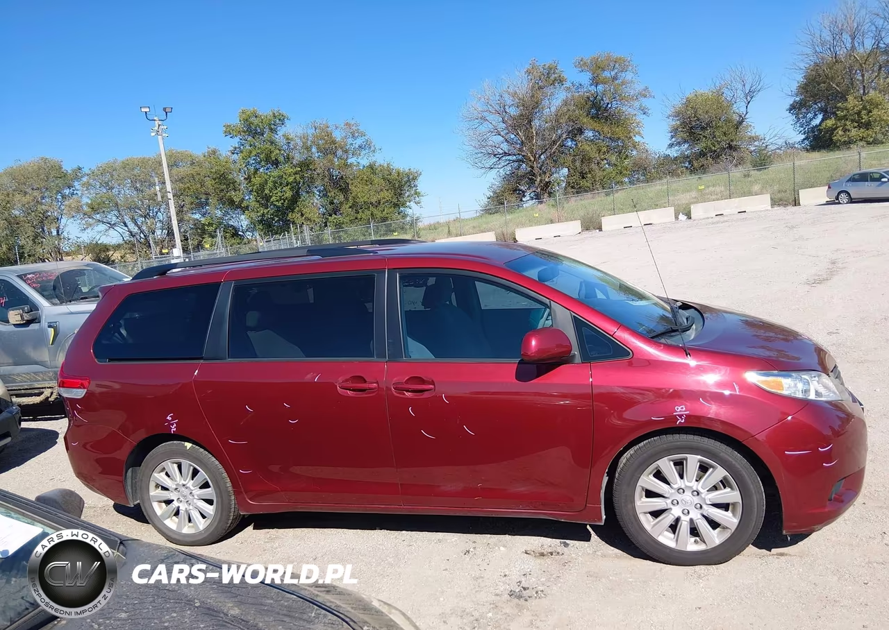 2013 Toyota Sienna Le 7 Passenger VIN:5TDJK3DC6DS052630 - 13