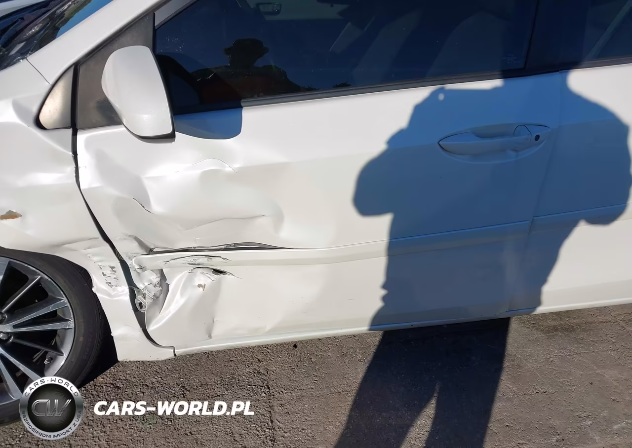 2019 Toyota Corolla Le VIN:5YFBURHE9KP906223 - 19