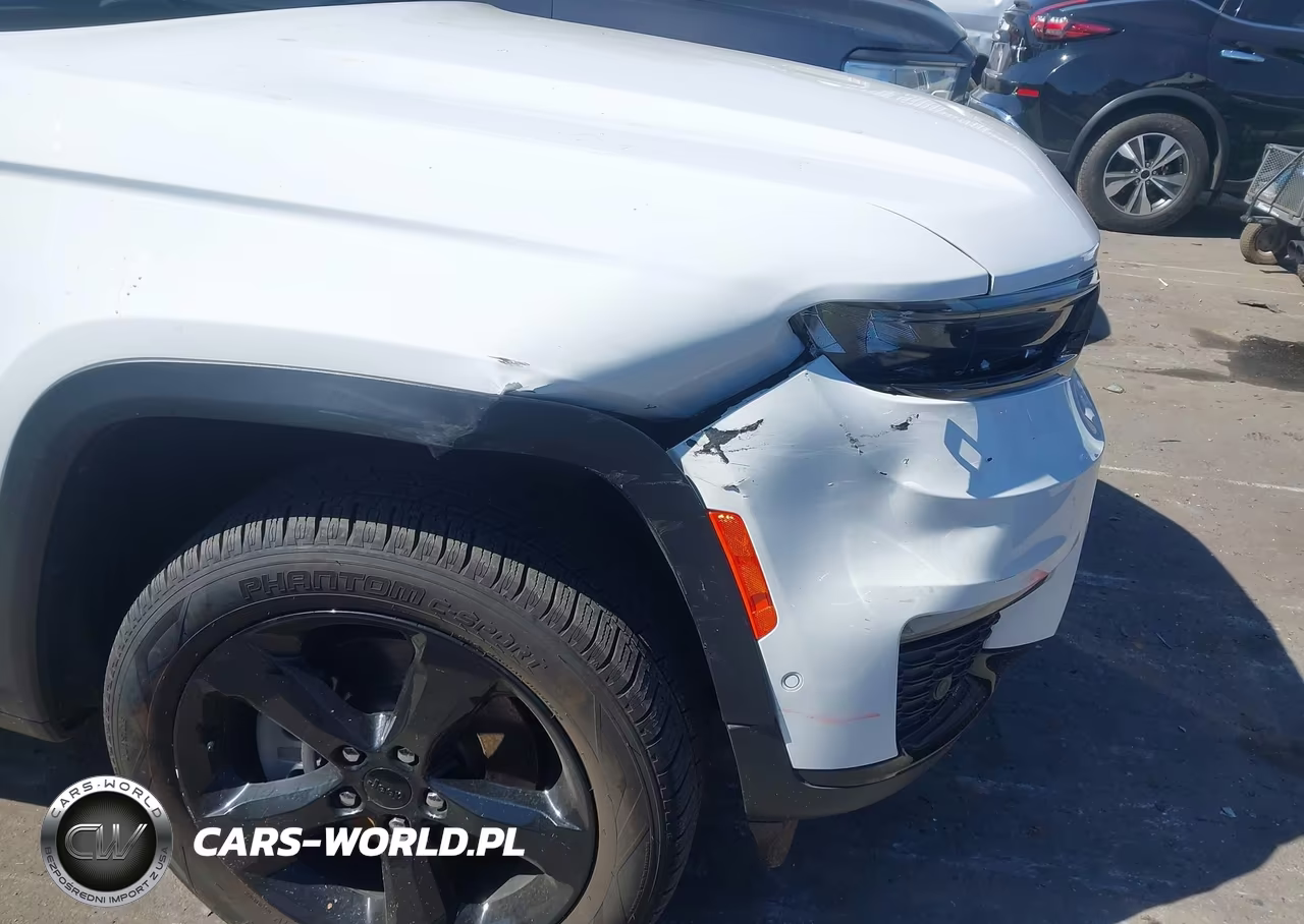 2023 Jeep Grand Cherokee L Limited 4X2 VIN:1C4RJJBG3P8740366 - 17