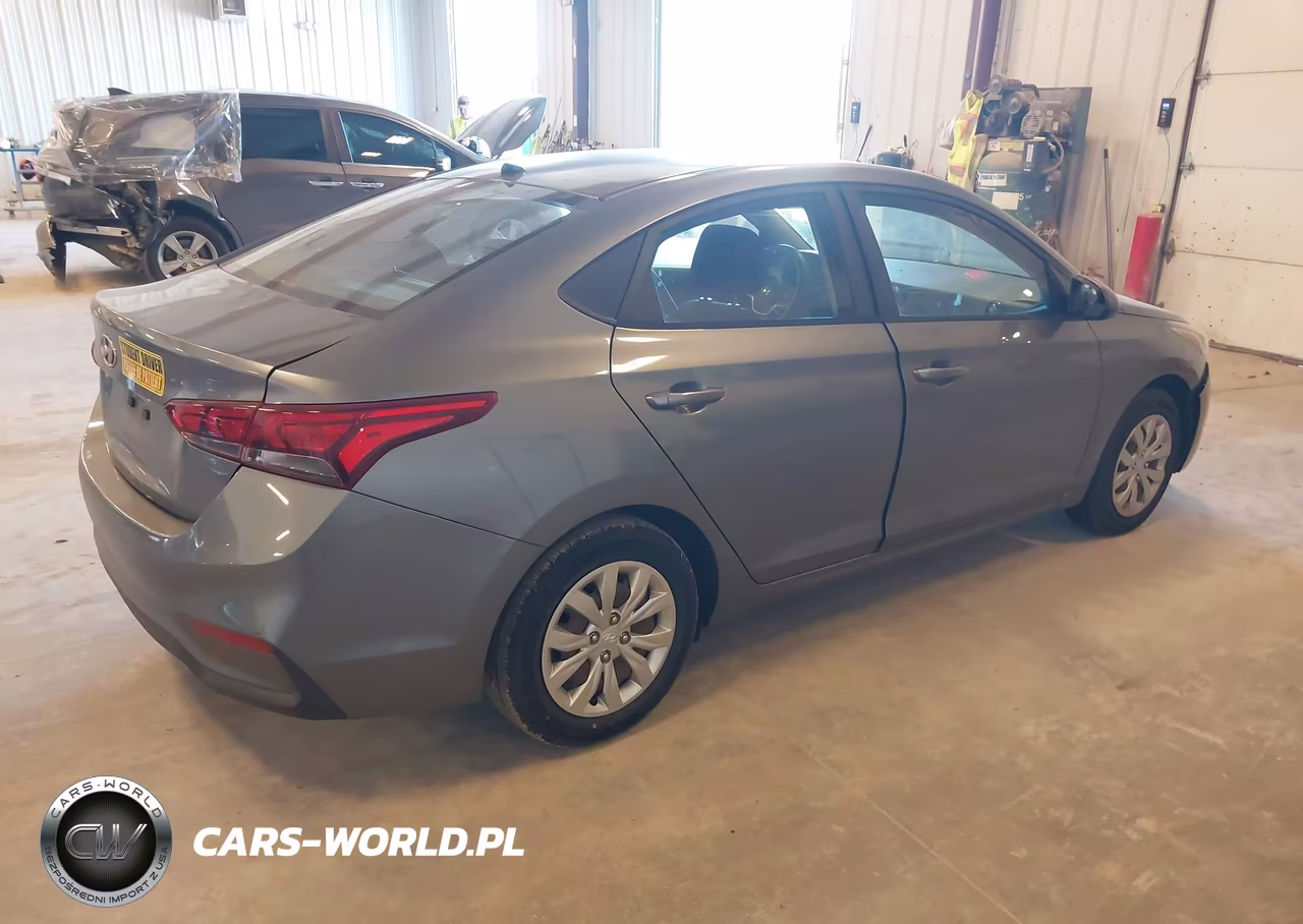 2019 Hyundai Accent Se VIN:3KPC24A33KE070304 - 4