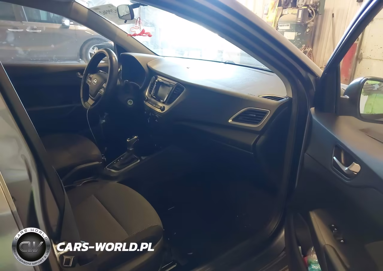 2019 Hyundai Accent Se VIN:3KPC24A33KE070304 - 5