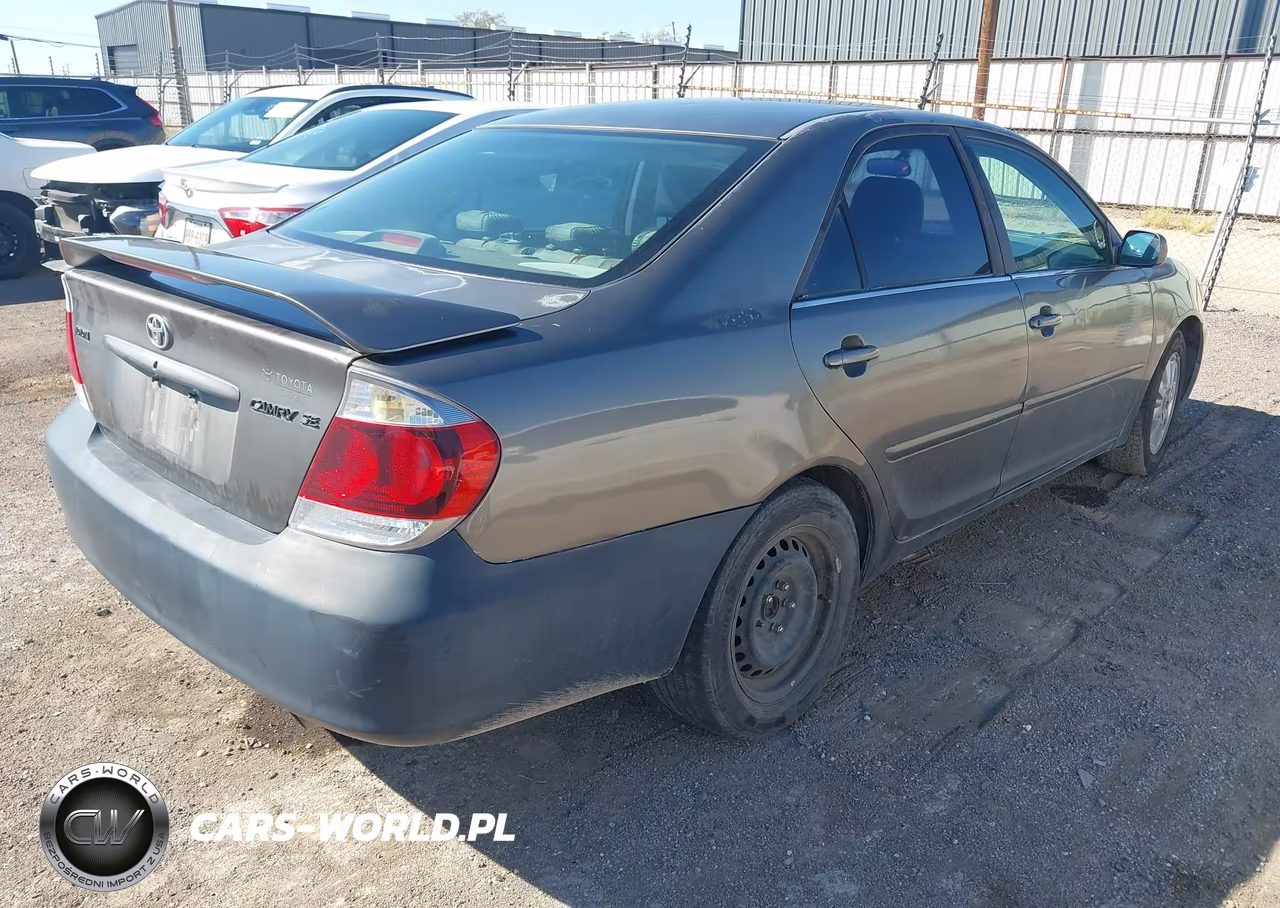 2005 Toyota Camry Se VIN:4T1BE32KX5U626807 - 4