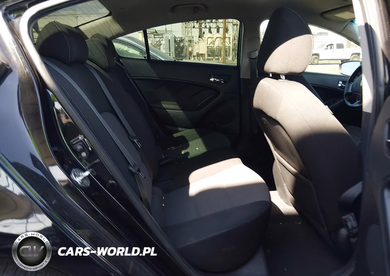 2018 Kia Forte S VIN:3KPFL4A73JE188431 - 8