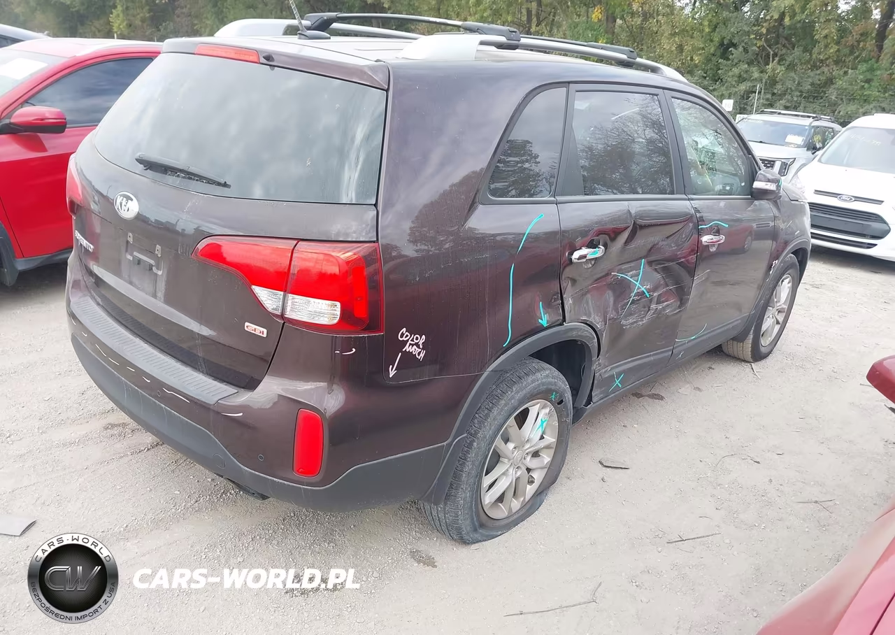 2014 Kia Sorento Lx VIN:5XYKT4A63EG528031 - 4