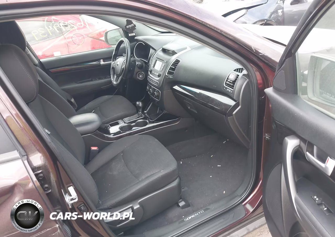 2014 Kia Sorento Lx VIN:5XYKT4A63EG528031 - 5
