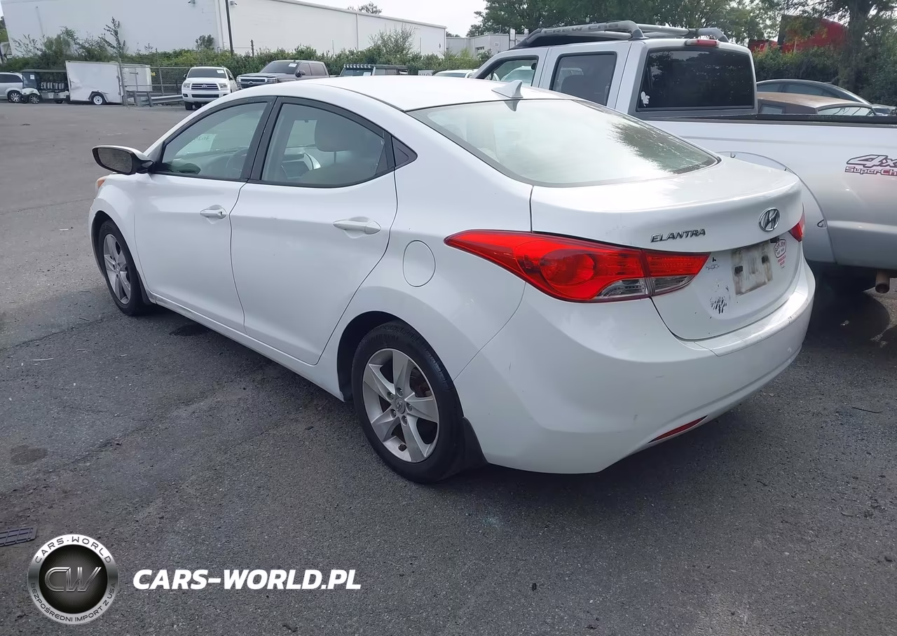 2013 Hyundai Elantra Gls VIN:5NPDH4AE3DH195760 - 3