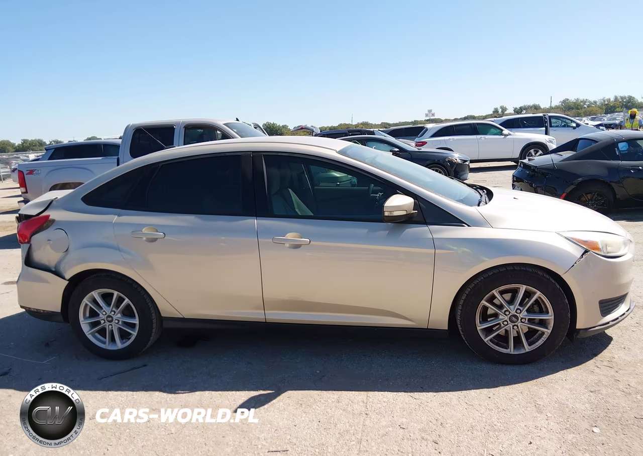 2017 Ford Focus Se VIN:1FADP3F2XHL263362 - 13