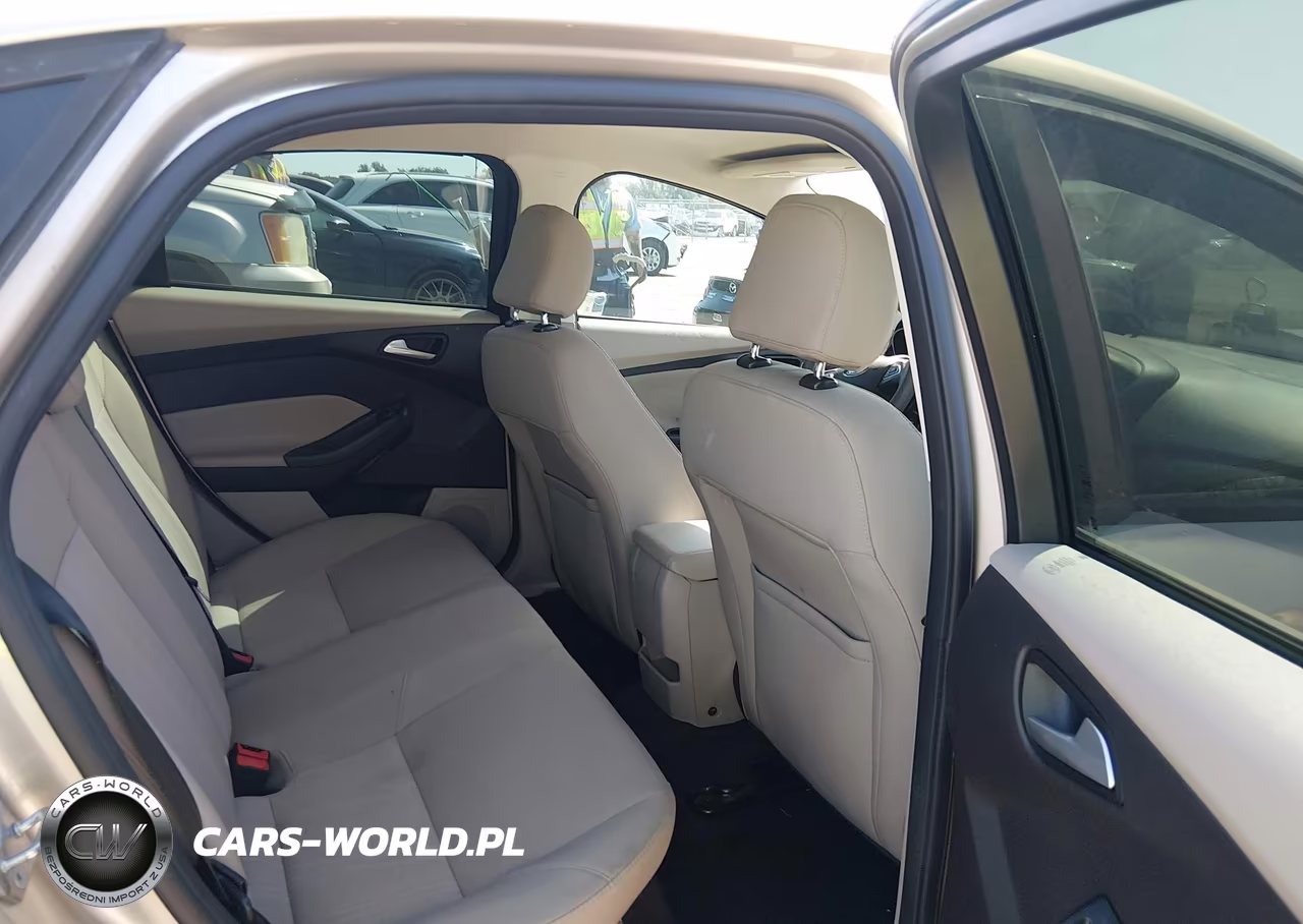 2017 Ford Focus Se VIN:1FADP3F2XHL263362 - 8