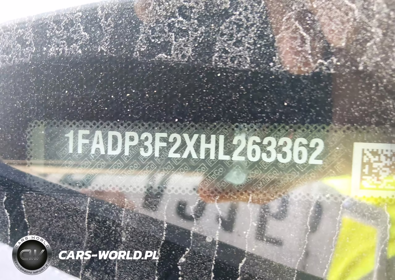 2017 Ford Focus Se VIN:1FADP3F2XHL263362 - 9