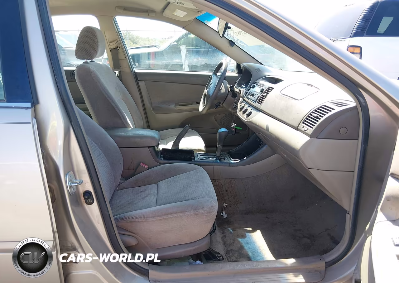 2003 Toyota Camry Le VIN:4T1BE32K33U227881 - 5