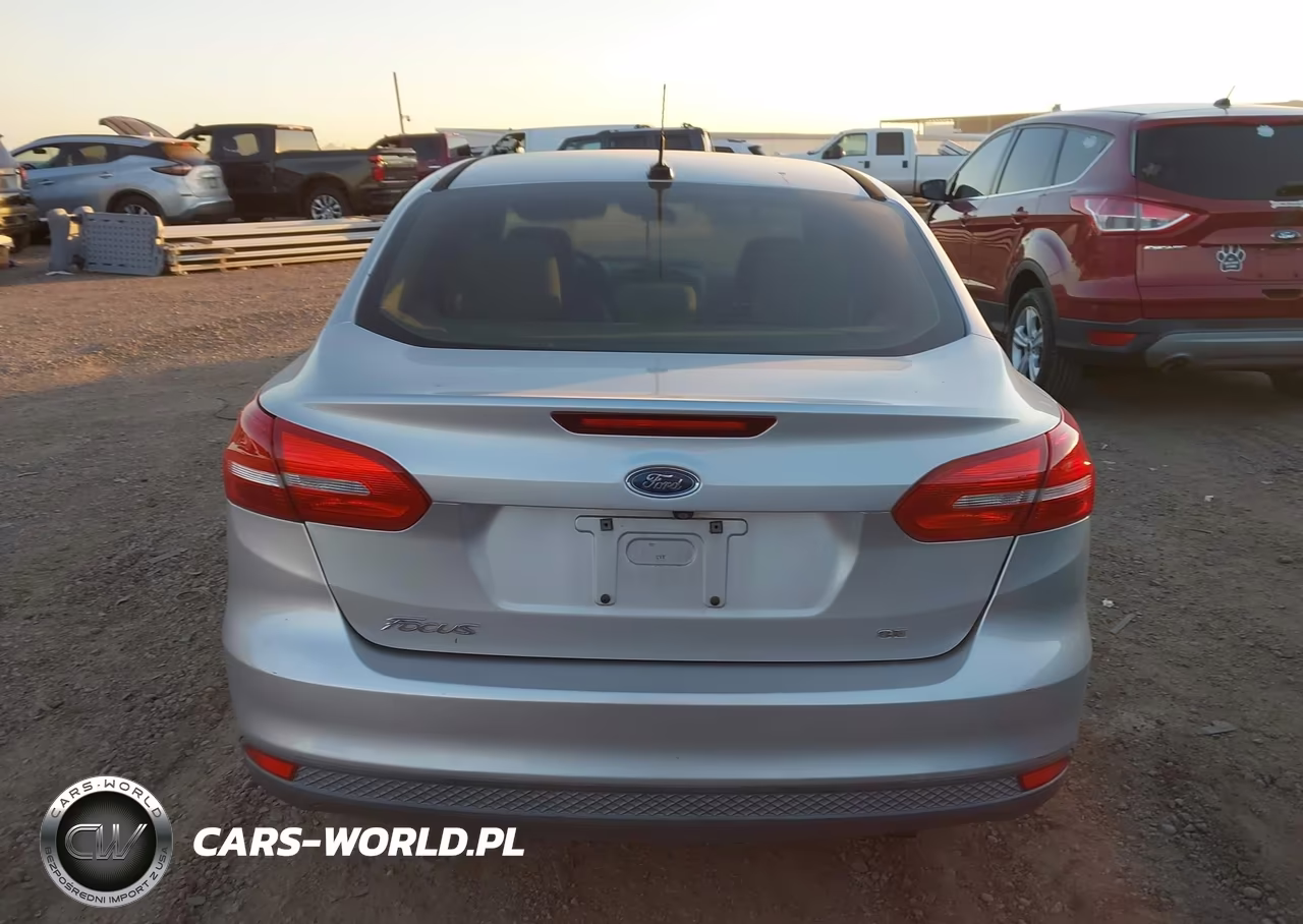 2015 Ford Focus Se VIN:1FADP3F22FL343333 - 16