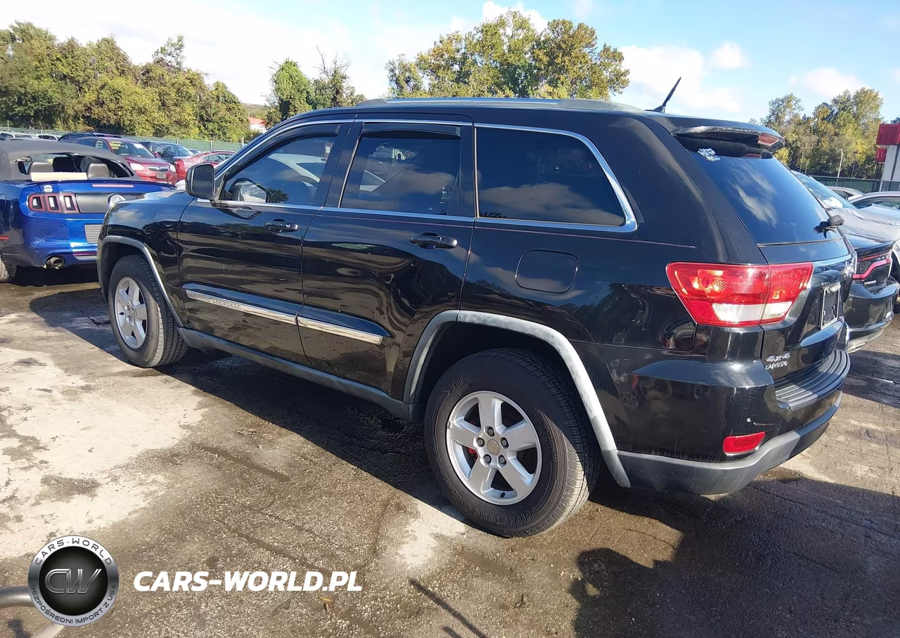 2011 Jeep Grand Cherokee Laredo VIN:1J4RR4GG5BC540608 - 3