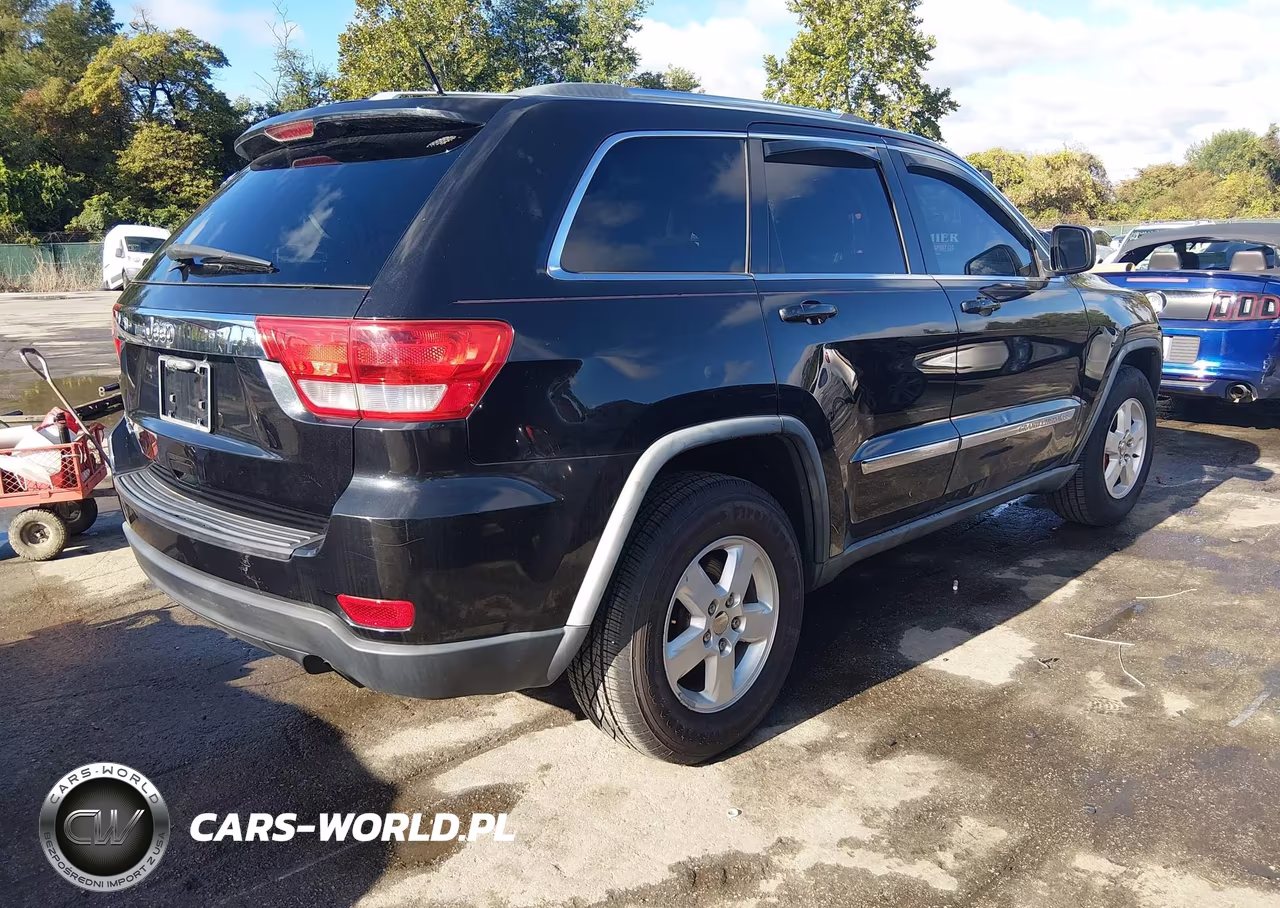 2011 Jeep Grand Cherokee Laredo VIN:1J4RR4GG5BC540608 - 4