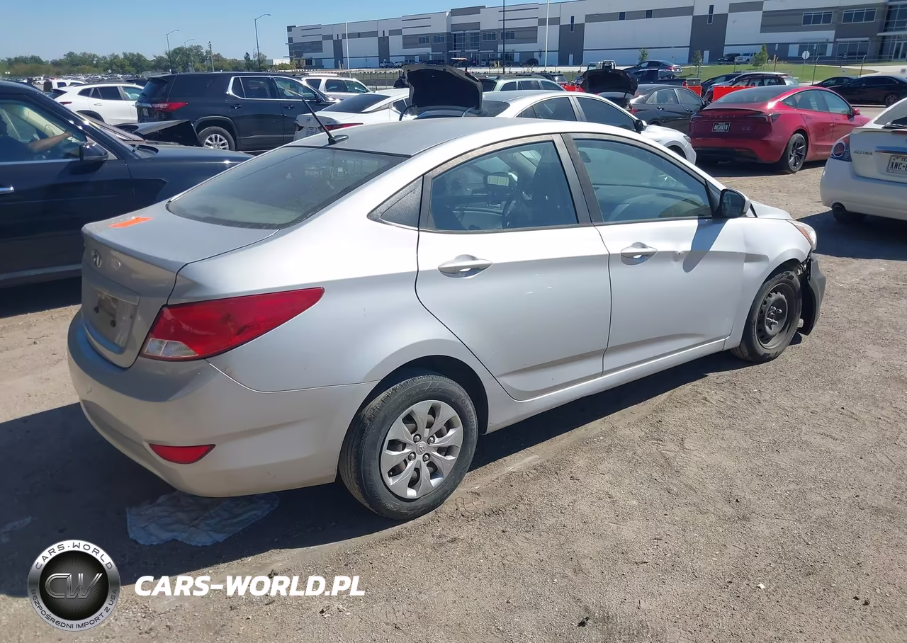 2017 Hyundai Accent Se VIN:KMHCT4AE5HU315849 - 4