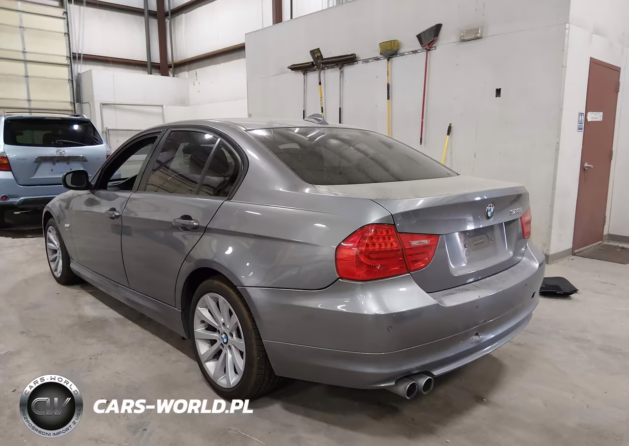 2011 BMW 328I xDrive VIN:WBAPK5G55BNN25789 - 3