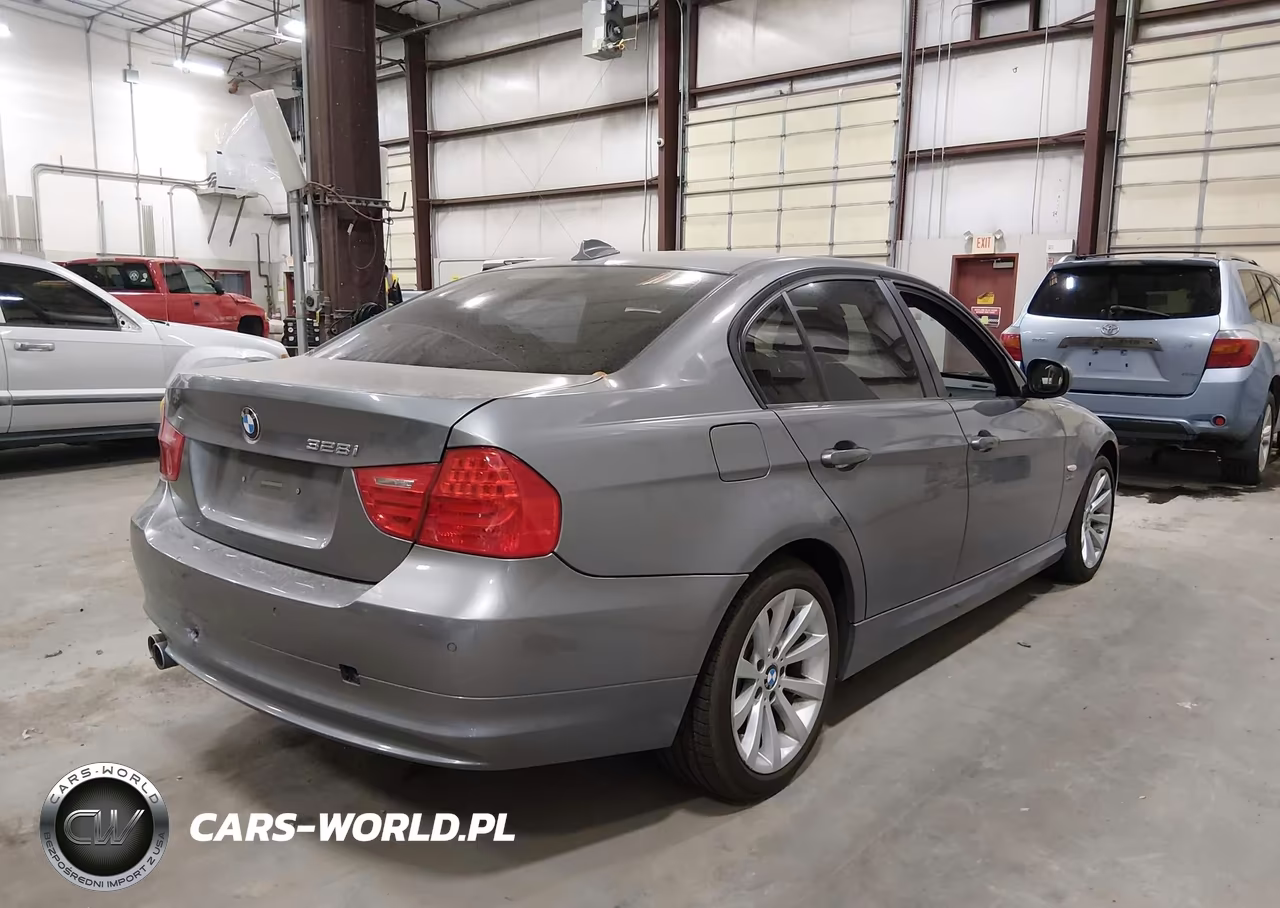 2011 BMW 328I xDrive VIN:WBAPK5G55BNN25789 - 4