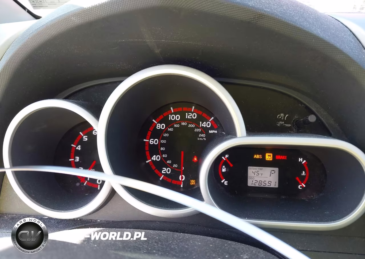 2010 Pontiac Vibe VIN:5Y2SM6E04AZ409382 - 7