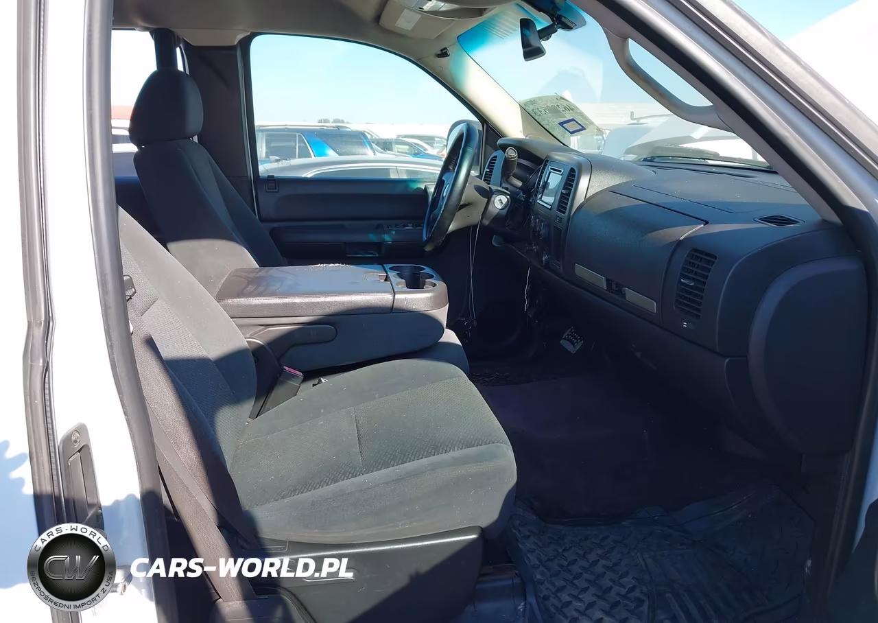2008 Chevrolet Silverado VIN:1GCEC190X8Z236281 - 5