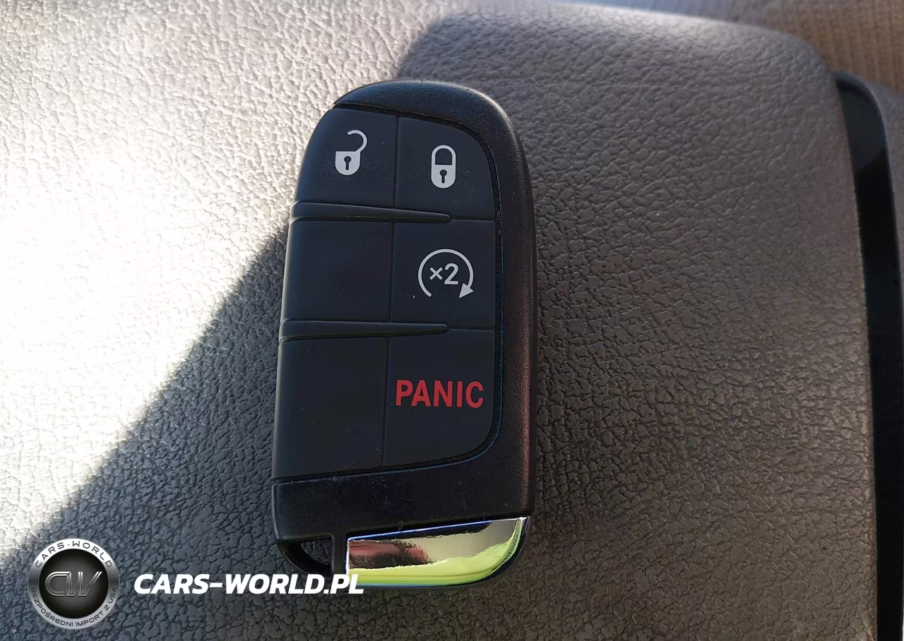 2016 Jeep Renegade Limited VIN:ZACCJADT9GPC51866 - 11