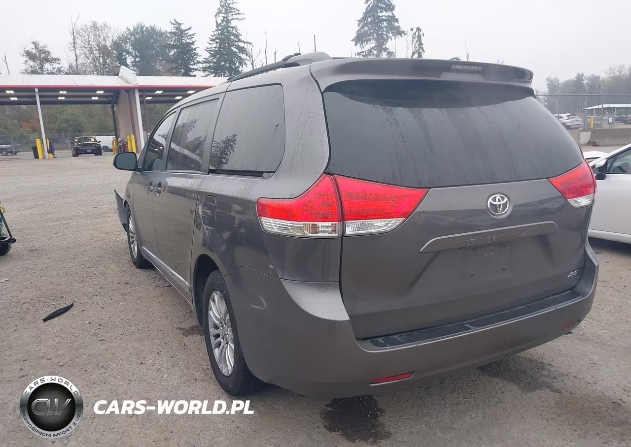 2011 Toyota Sienna Xle V6 VIN:5TDYK3DC2BS159153 - 3