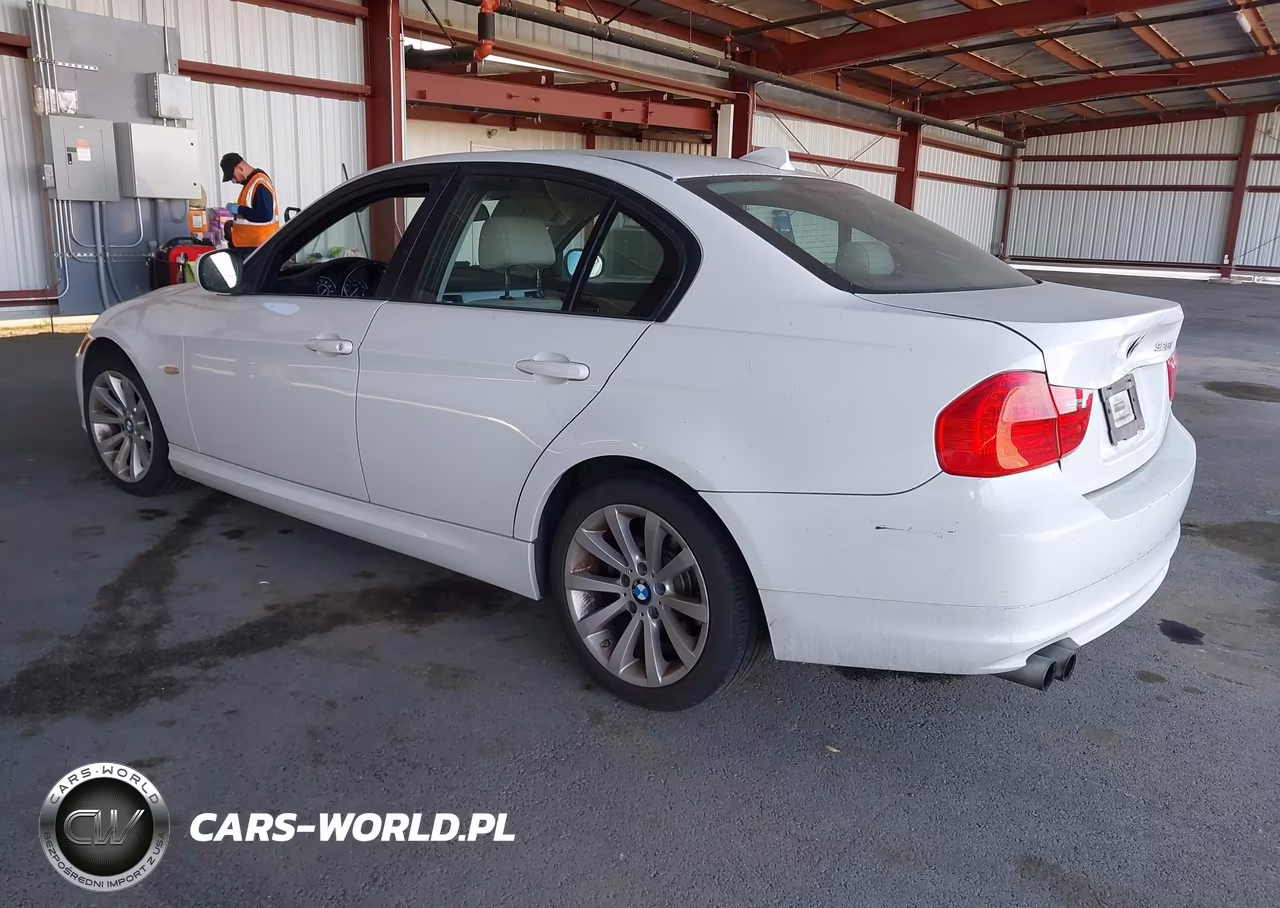 2011 BMW 328I VIN:WBAPH5C52BA444101 - 3