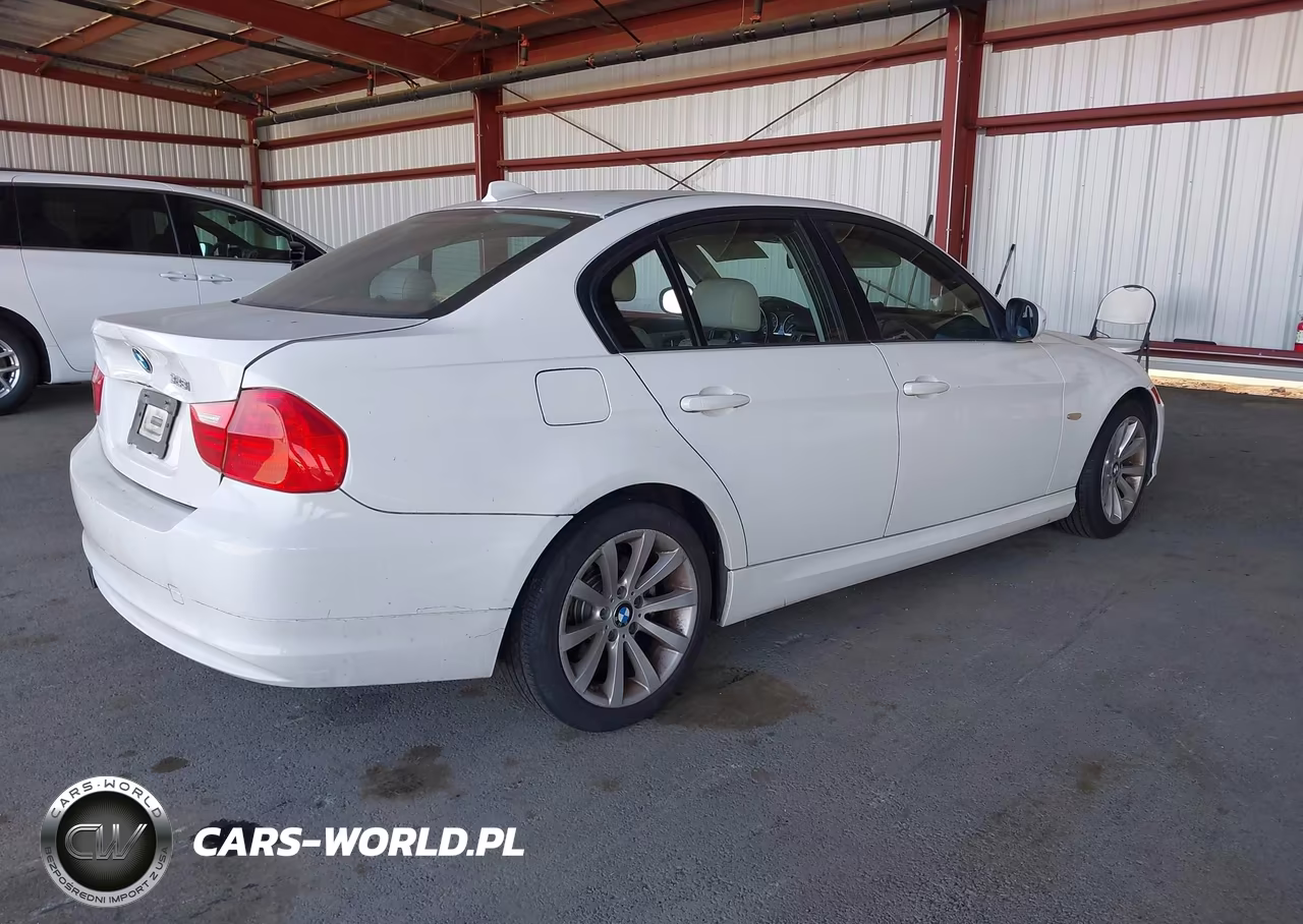 2011 BMW 328I VIN:WBAPH5C52BA444101 - 4