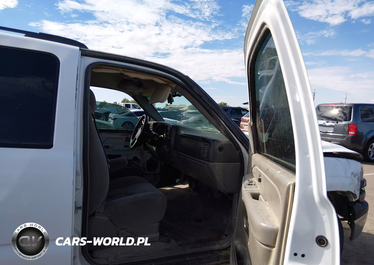 2004 Chevrolet Tahoe Ls VIN:1GNEK13Z64J271460 - 5