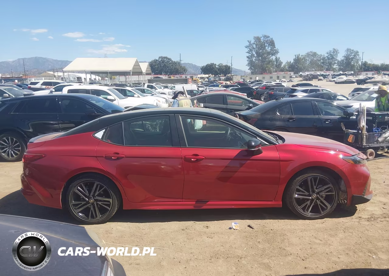 2025 Toyota Camry Xse VIN:4T1DAACK9SU131663 - 13