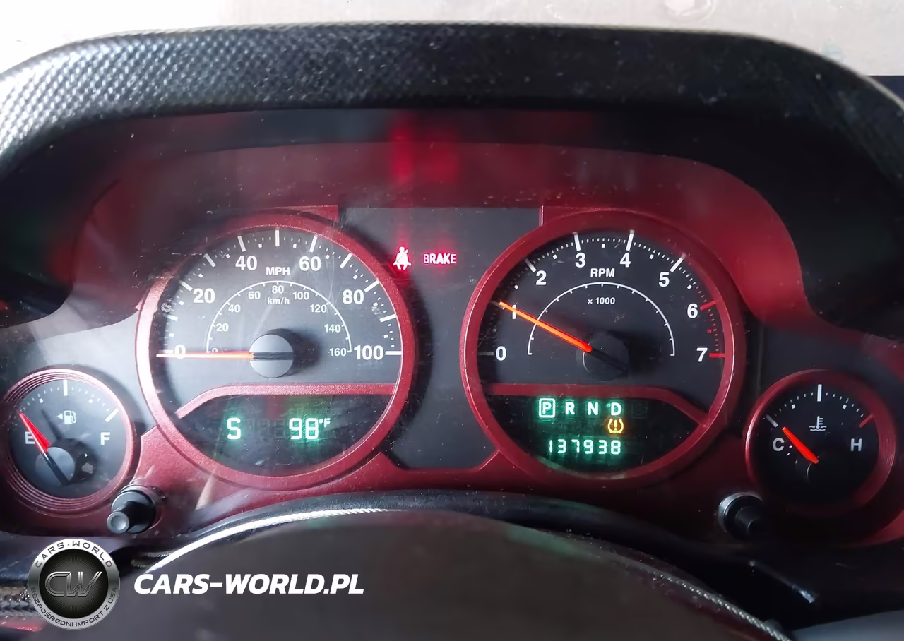 2009 Jeep Wrangler Unlimited Sahara VIN:1J4GA591X9L756364 - 7