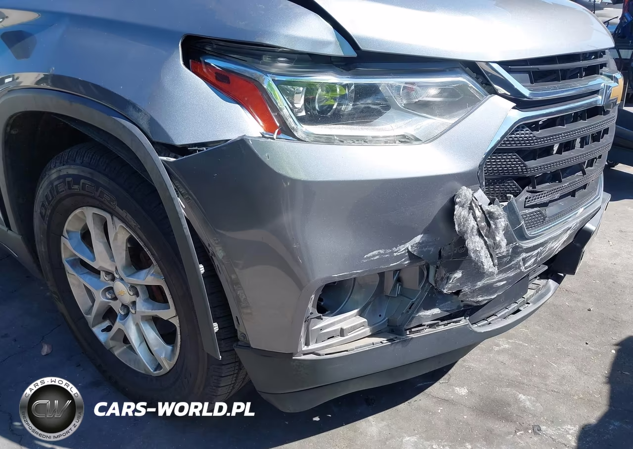 2018 Chevrolet Traverse Ls VIN:1GNERFKW7JJ124091 - 12