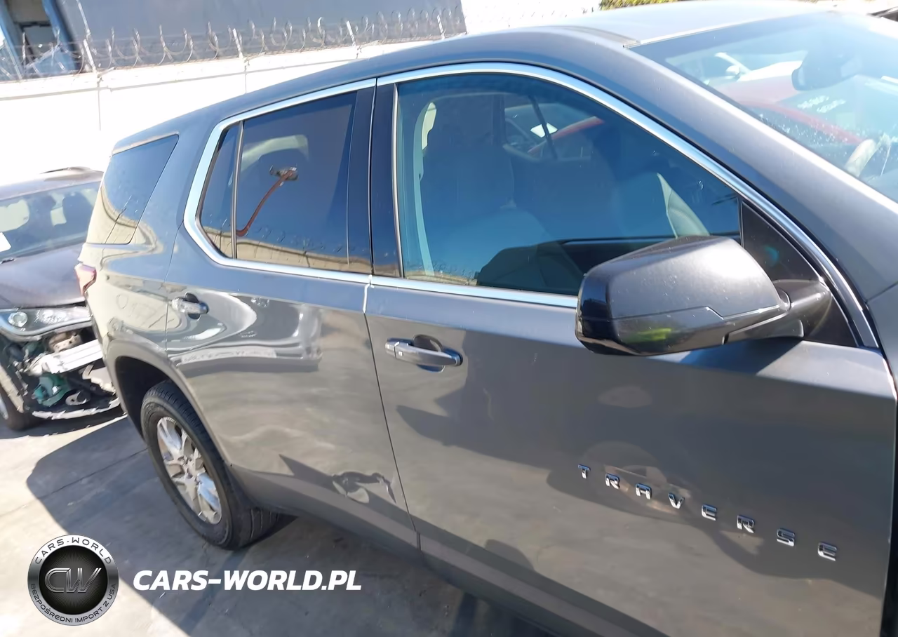 2018 Chevrolet Traverse Ls VIN:1GNERFKW7JJ124091 - 14