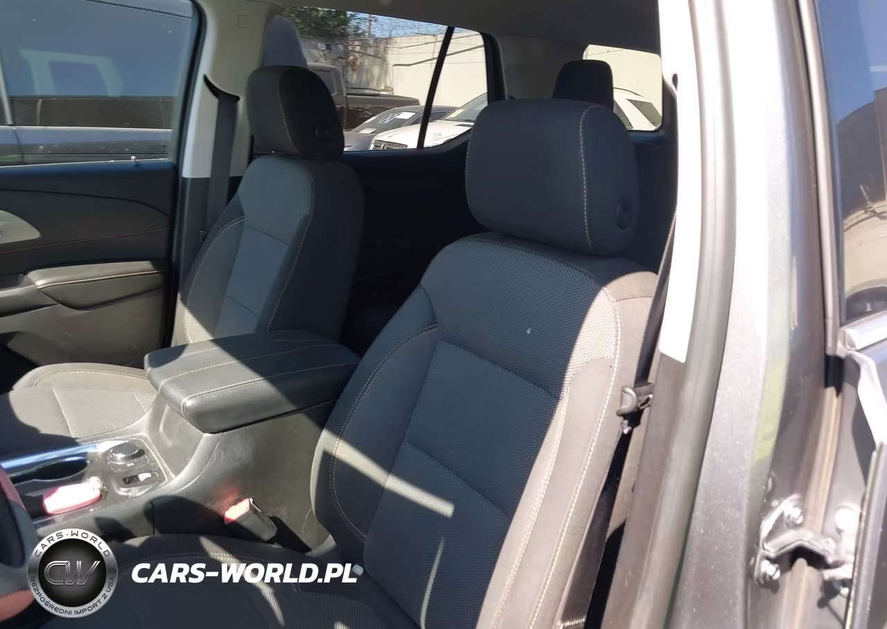 2018 Chevrolet Traverse Ls VIN:1GNERFKW7JJ124091 - 19