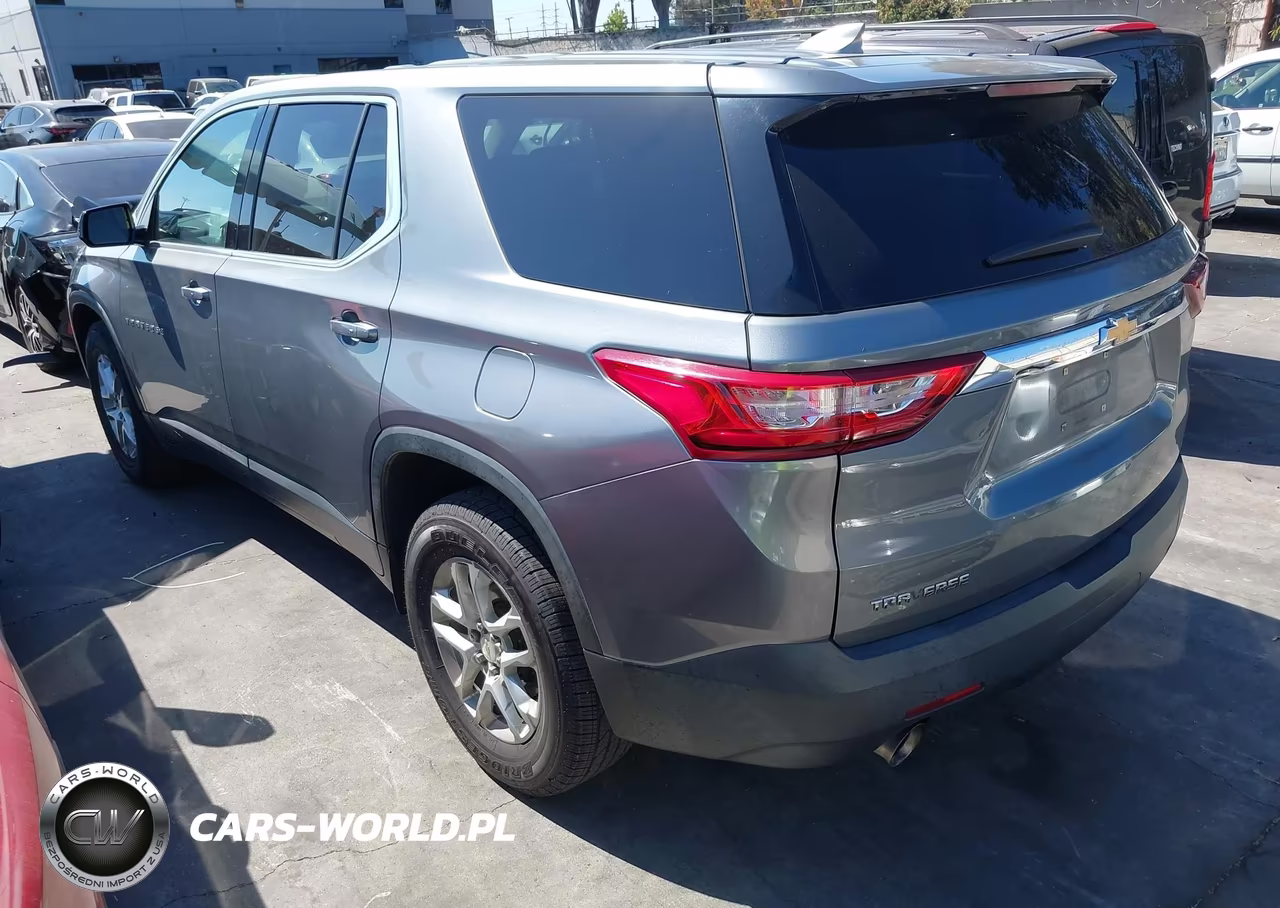 2018 Chevrolet Traverse Ls VIN:1GNERFKW7JJ124091 - 3