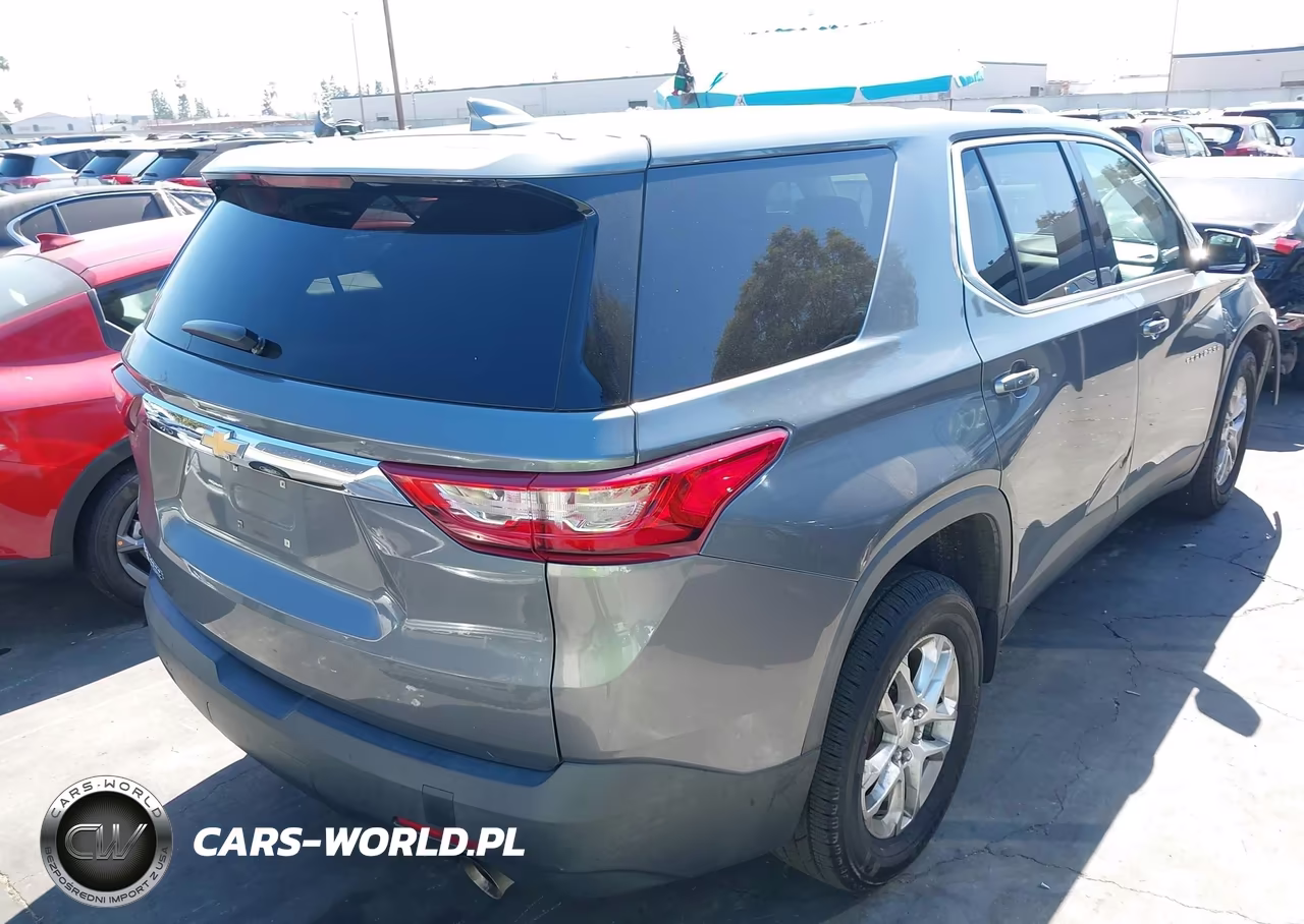 2018 Chevrolet Traverse Ls VIN:1GNERFKW7JJ124091 - 4
