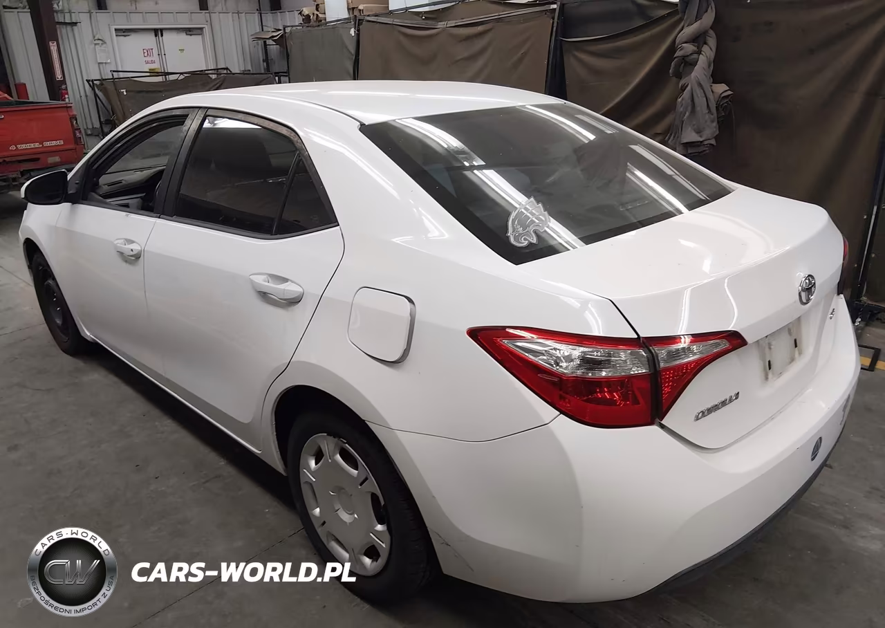 2015 Toyota Corolla Le VIN:2T1BURHE8FC465187 - 3