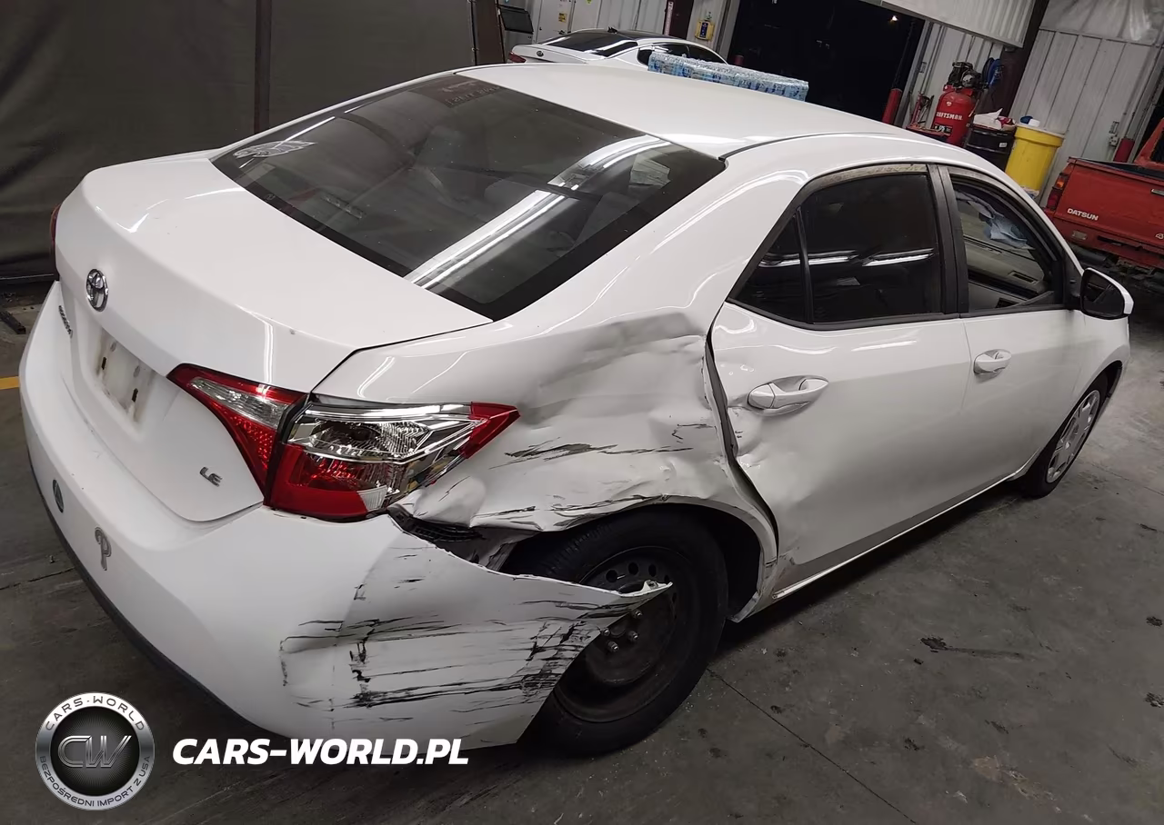 2015 Toyota Corolla Le VIN:2T1BURHE8FC465187 - 4