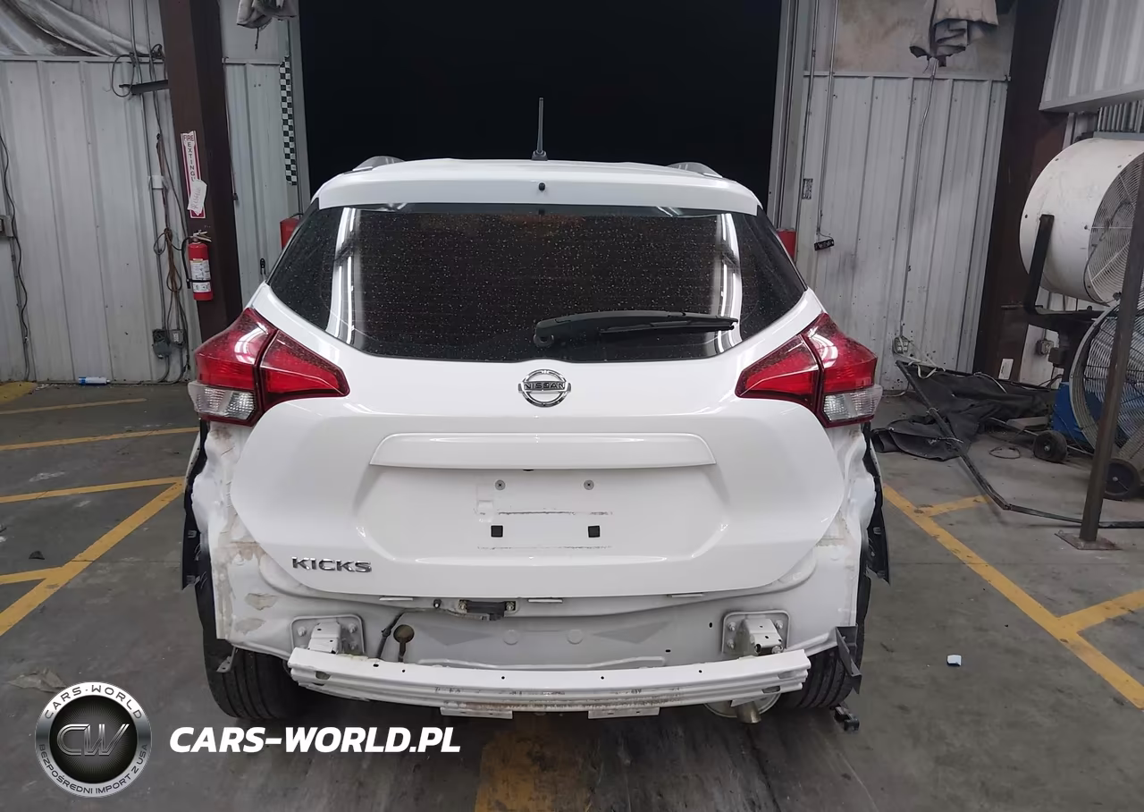 2019 Nissan Kicks S VIN:3N1CP5CU8KL538068 - 17