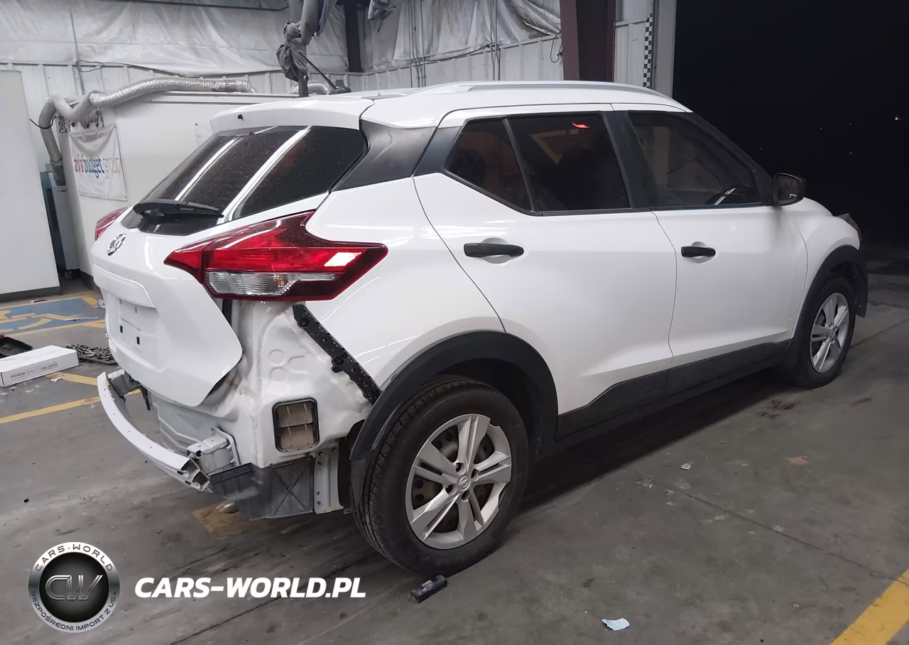 2019 Nissan Kicks S VIN:3N1CP5CU8KL538068 - 4