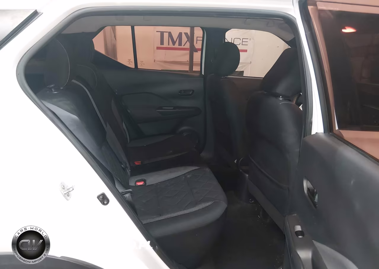 2019 Nissan Kicks S VIN:3N1CP5CU8KL538068 - 8