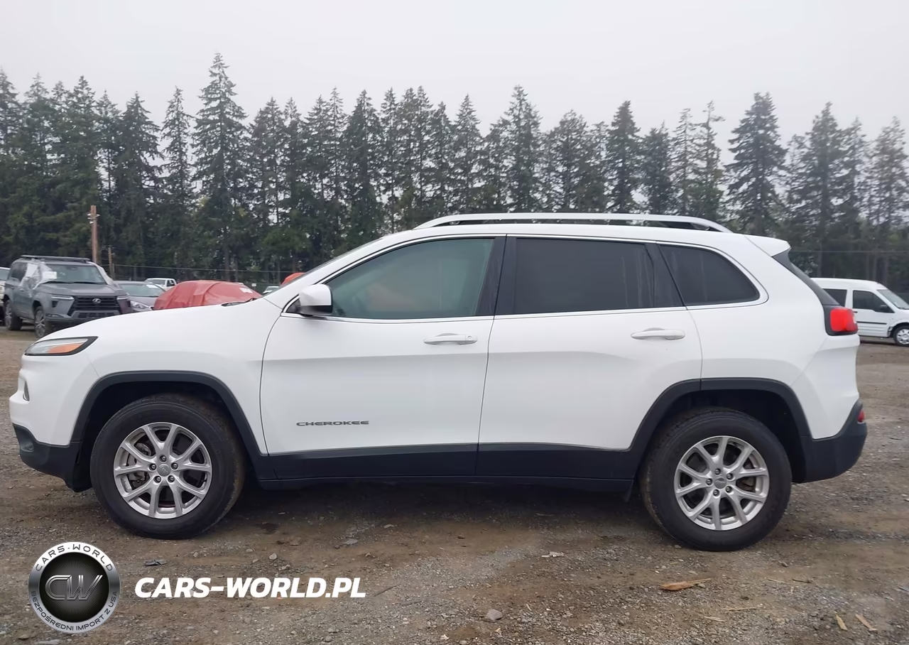 2018 Jeep Cherokee Latitude 4X4 VIN:1C4PJMCB6JD528653 - 14
