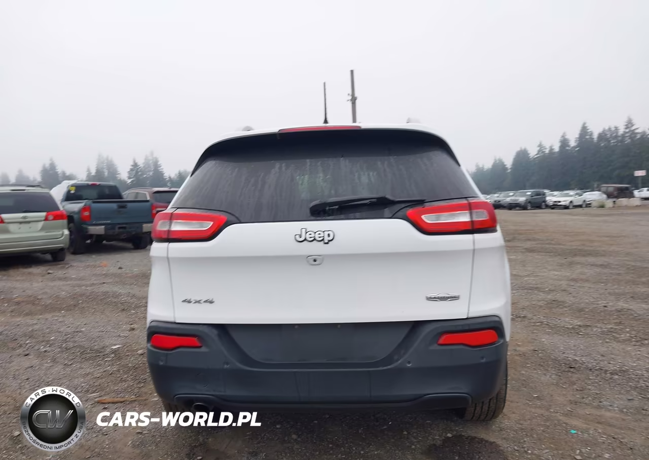 2018 Jeep Cherokee Latitude 4X4 VIN:1C4PJMCB6JD528653 - 16