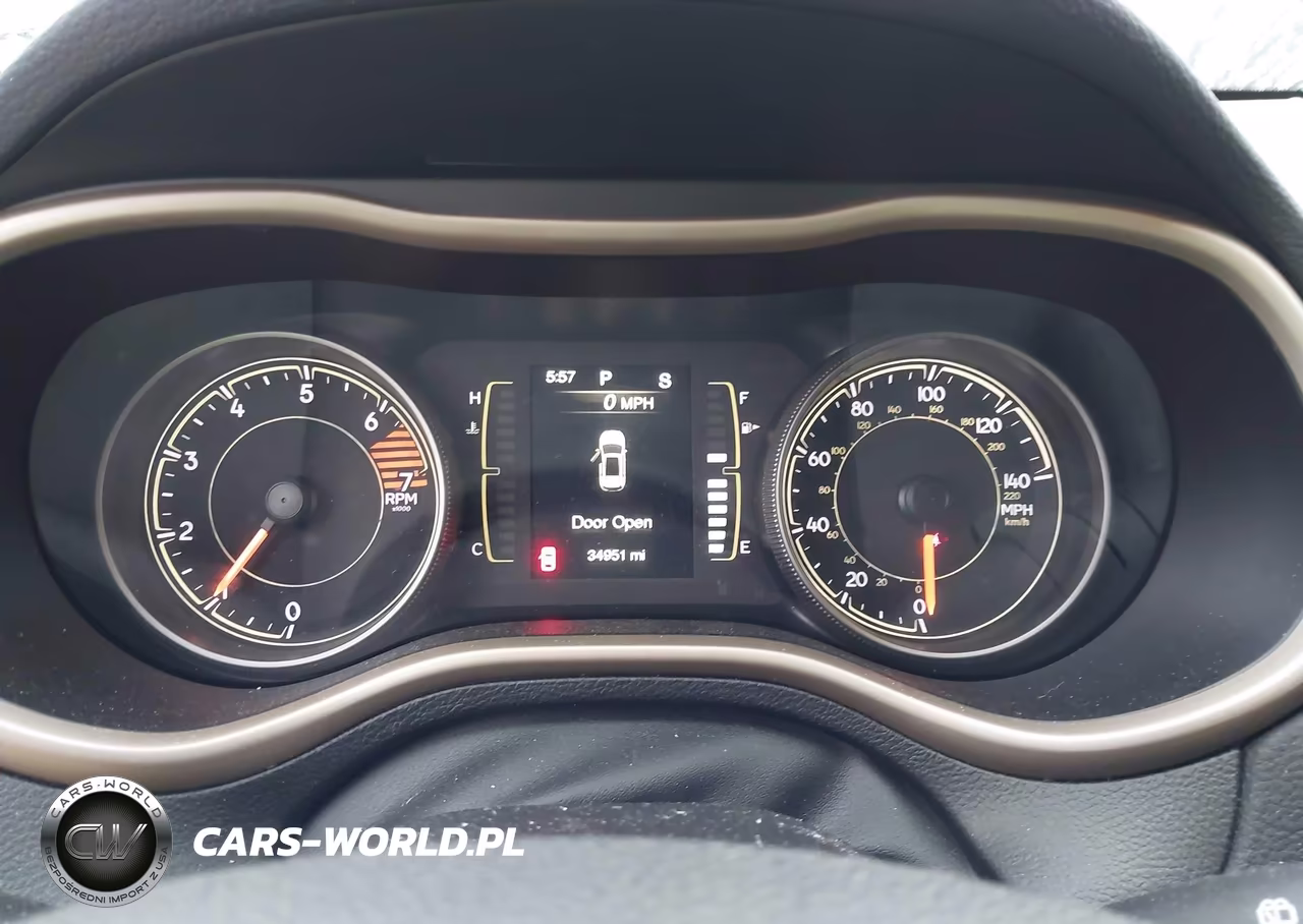 2018 Jeep Cherokee Latitude 4X4 VIN:1C4PJMCB6JD528653 - 7