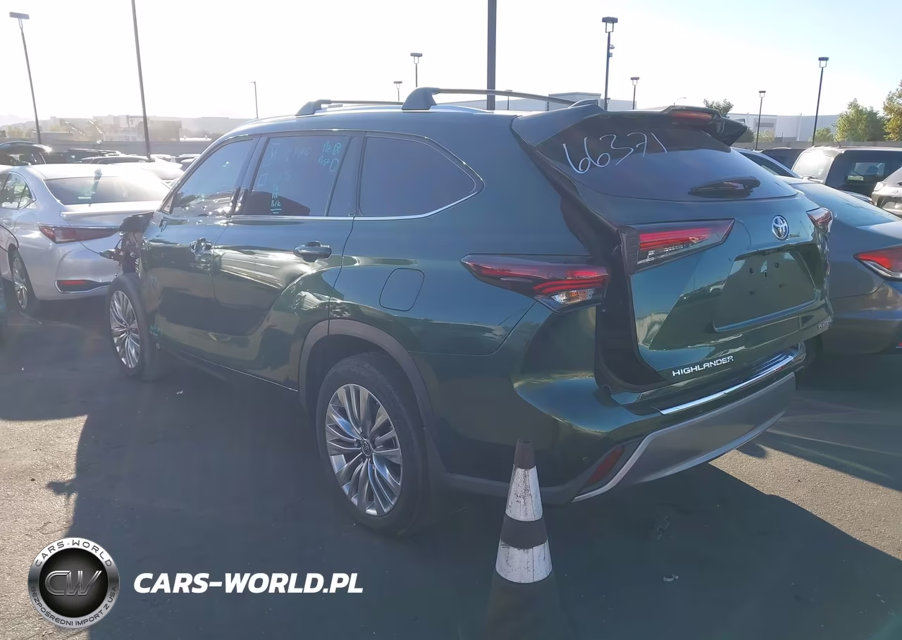 2025 Toyota Highlander Hybrid Platinum VIN:5TDEBRCH9SS669728 - 3