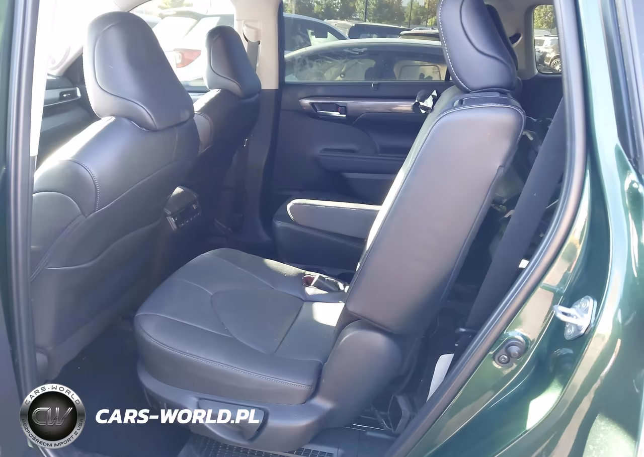 2025 Toyota Highlander Hybrid Platinum VIN:5TDEBRCH9SS669728 - 8