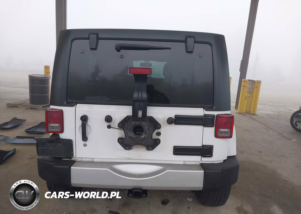 2013 Jeep Wrangler Unlimited Sahara VIN:1C4BJWEG9DL680242 - 17